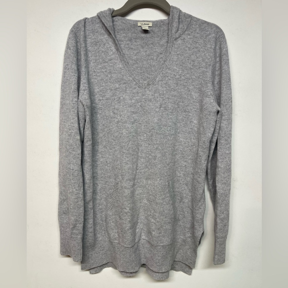 LL BEAN GRAY CASHMERE SWEATER SIZE M -
